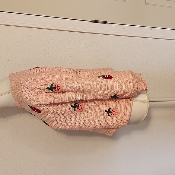 PUFF SLEEVE STRAWBERRY DETAIL SWEATER - Picture 3 of 4